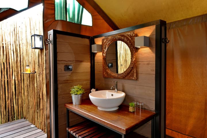 Tshukudu Game Lodge