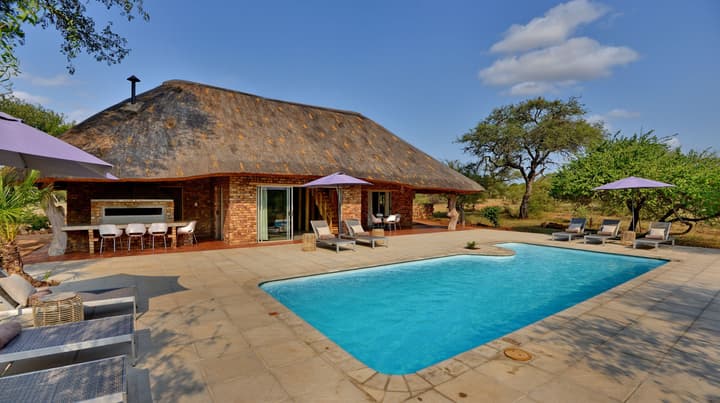 Tshukudu Game Lodge