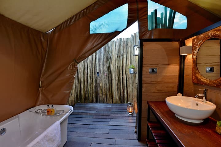 Tshukudu Game Lodge