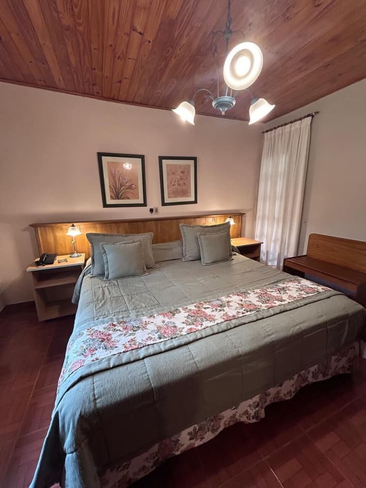 Orquideas Hotel & Cabañas