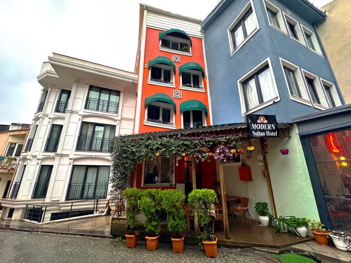 Modern Sultan Hotel