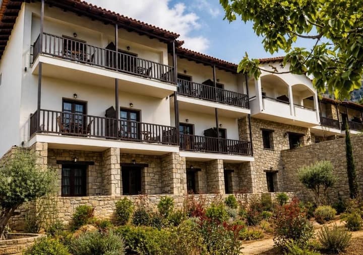 Doupiani House Hotel