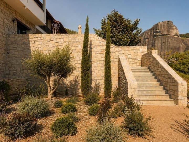 Doupiani House Hotel
