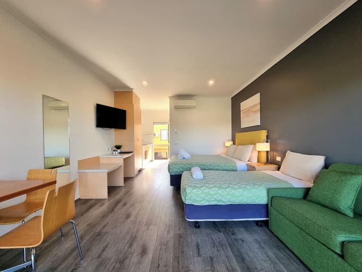 Seaview Motel and Apartments