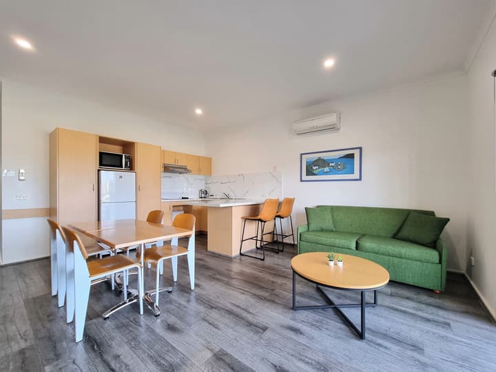 Seaview Motel and Apartments