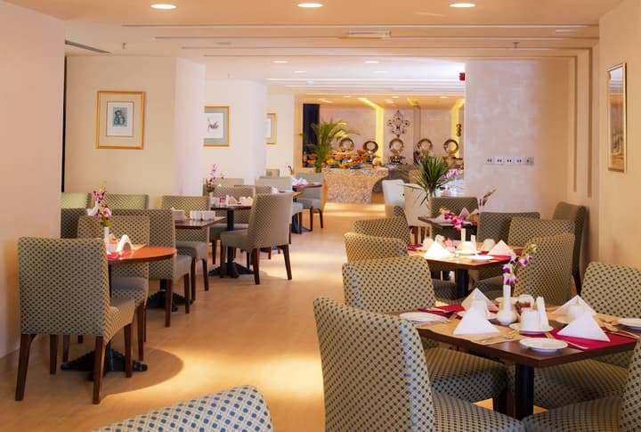 City Seasons Al Hamra Hotel