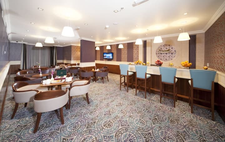 City Seasons Al Hamra Hotel