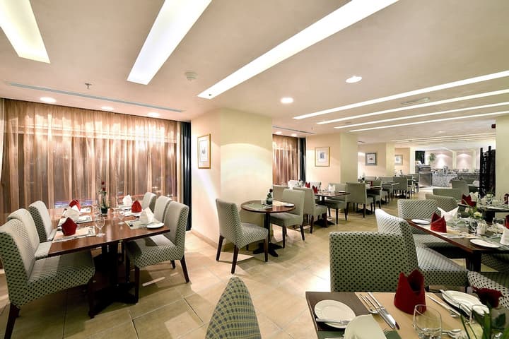 City Seasons Al Hamra Hotel