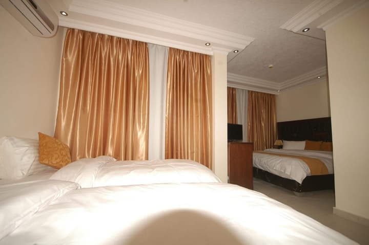 Sharah Mountains Hotel