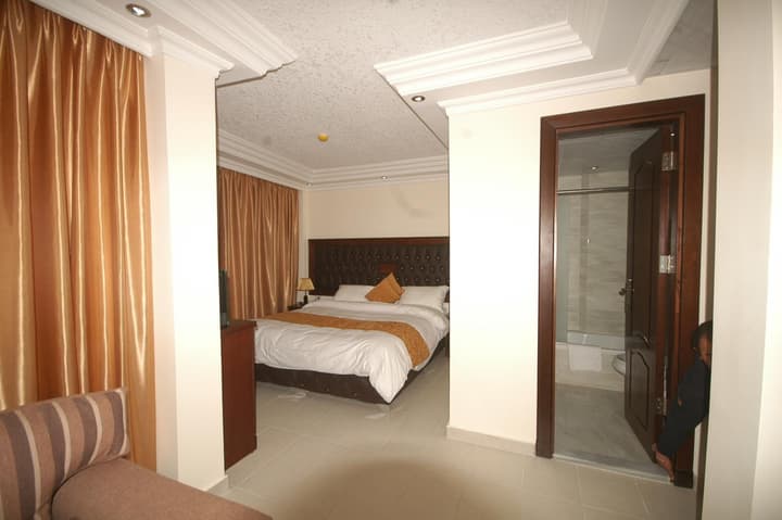 Sharah Mountains Hotel