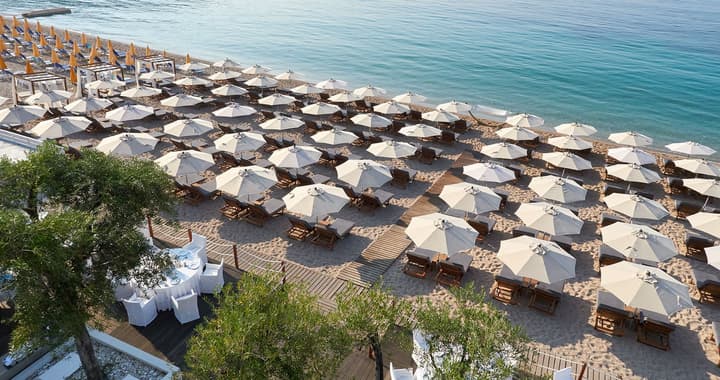 Lichnos Beach Hotel & Suites