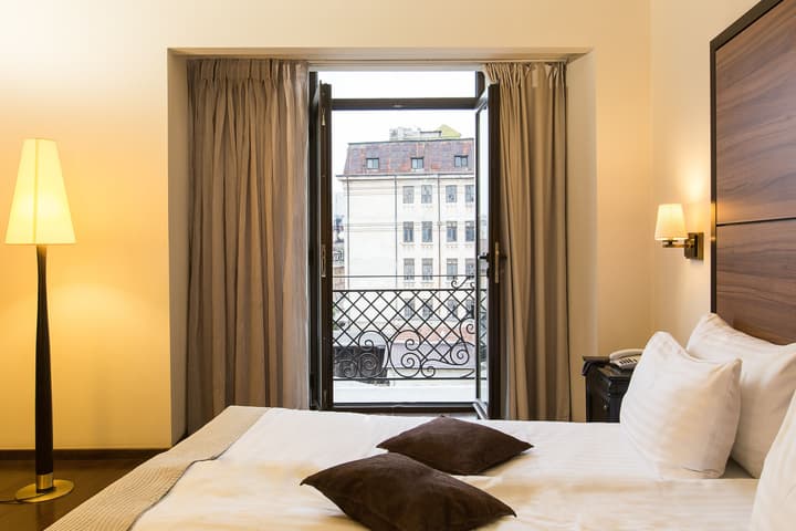 Dor Bucharest, Curio Collection by Hilton