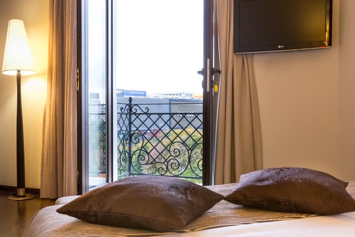 Dor Bucharest, Curio Collection by Hilton