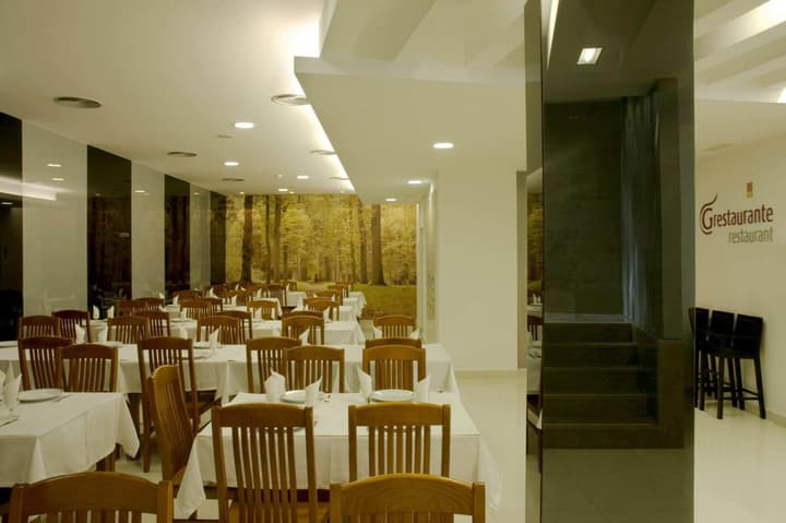 Hotel Genesis