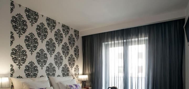 Hotel Genesis