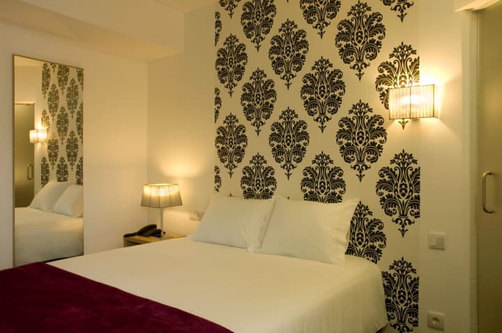 Hotel Genesis
