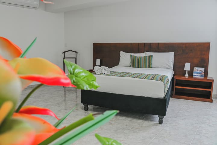 TAMA Hotel Granada Real Cali