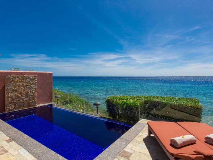Crimson Resort and Spa Mactan