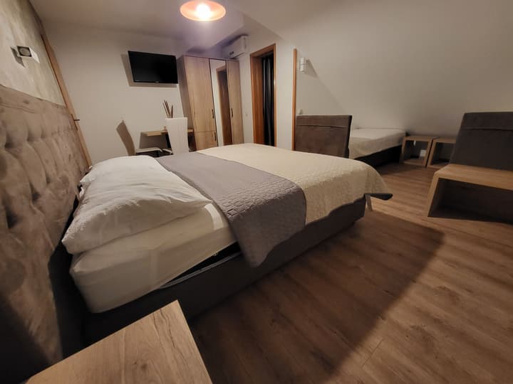 House Tina - Bed and Breakfast