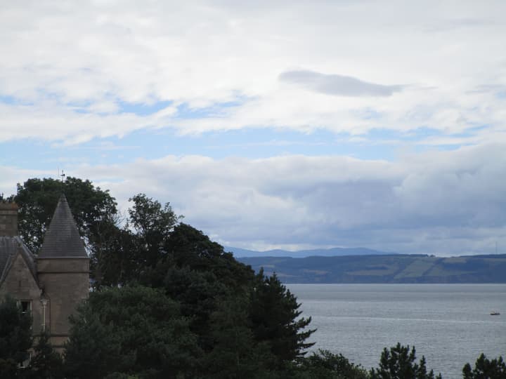 Invernairne Guest House
