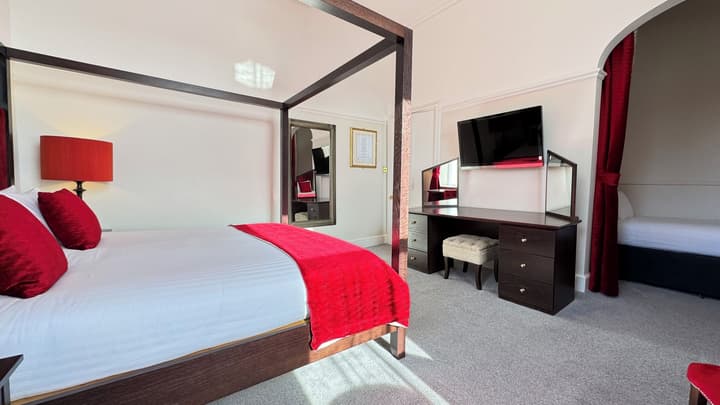 Invernairne Guest House