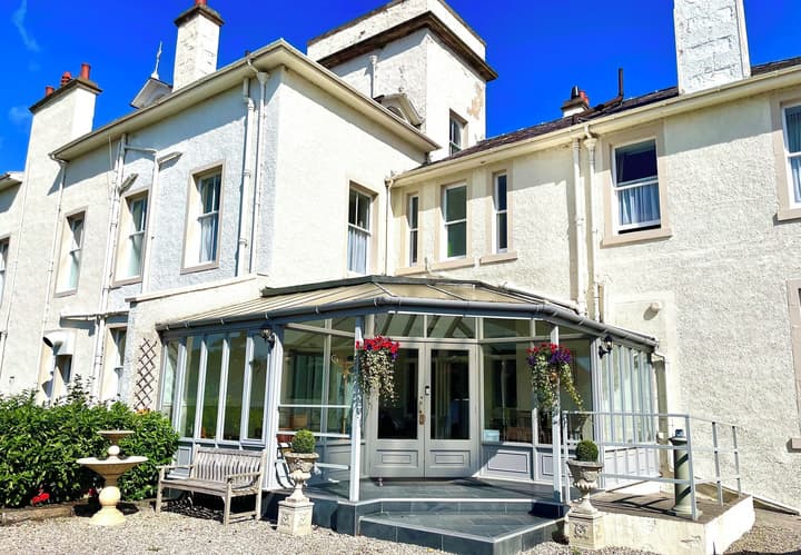 Invernairne Guest House