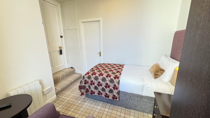 Invernairne Guest House