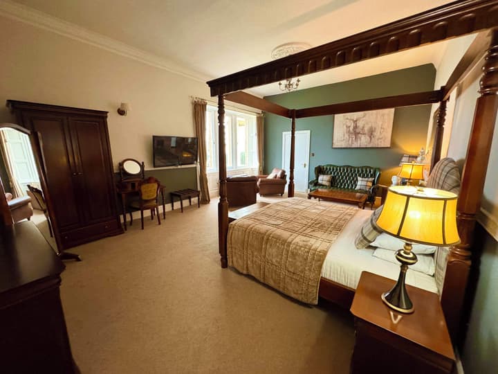 Invernairne Guest House