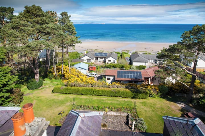 Invernairne Guest House