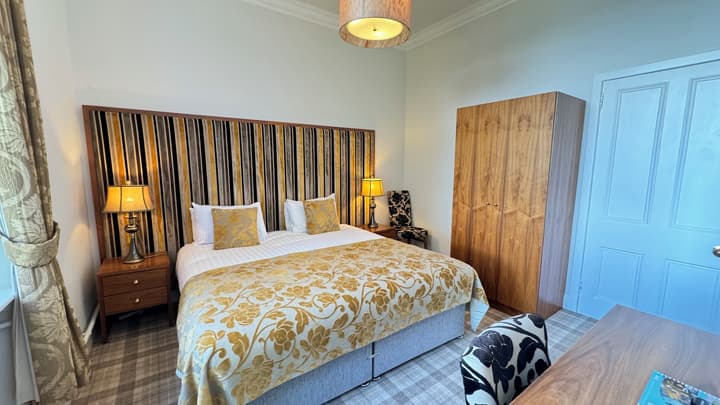 Invernairne Guest House