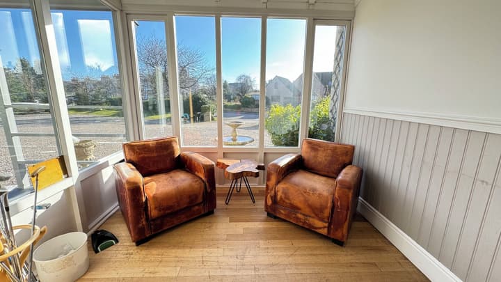 Invernairne Guest House