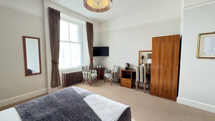 Invernairne Guest House
