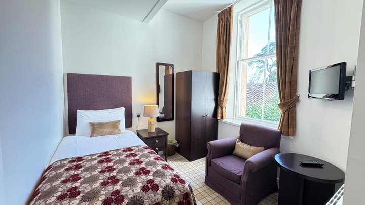 Invernairne Guest House