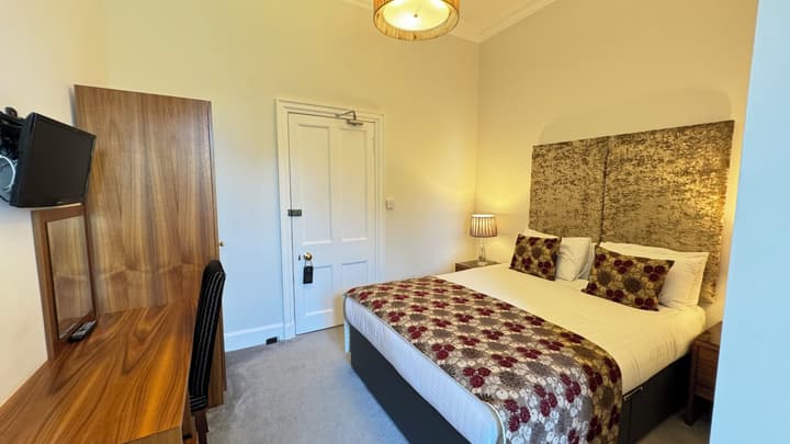 Invernairne Guest House