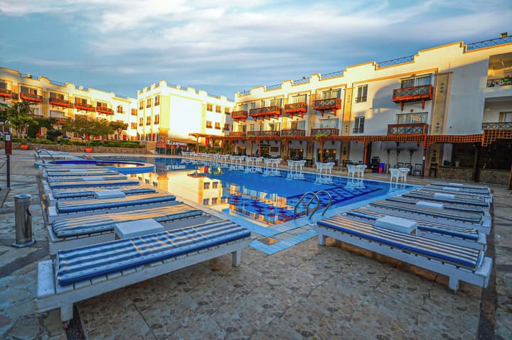 Falcon Naama Star Hotel