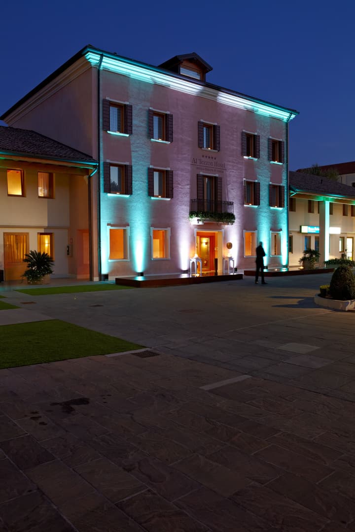 Al Tezzon Hotel