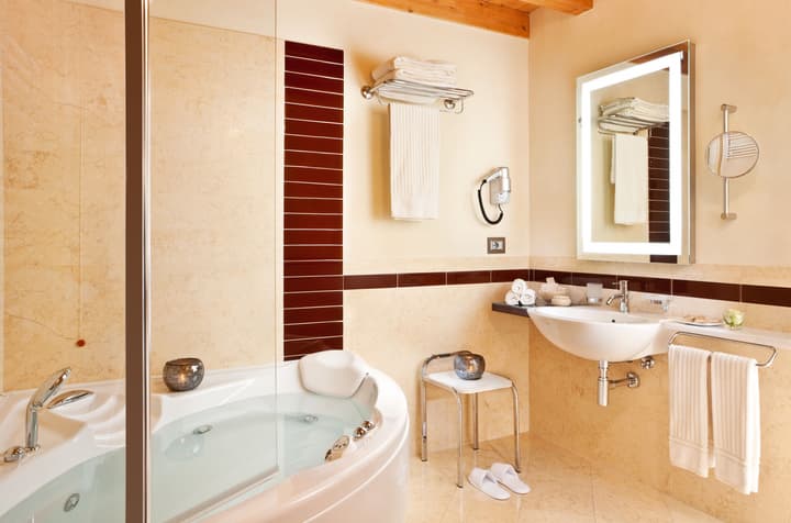 Al Tezzon Hotel