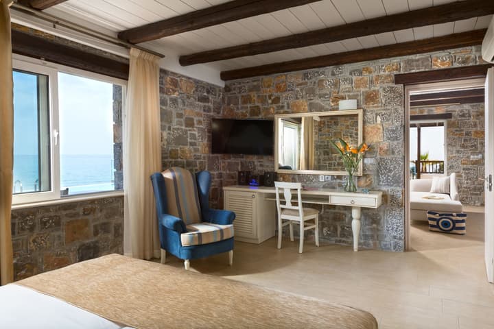 Alexander Beach Hotel & Village Resort