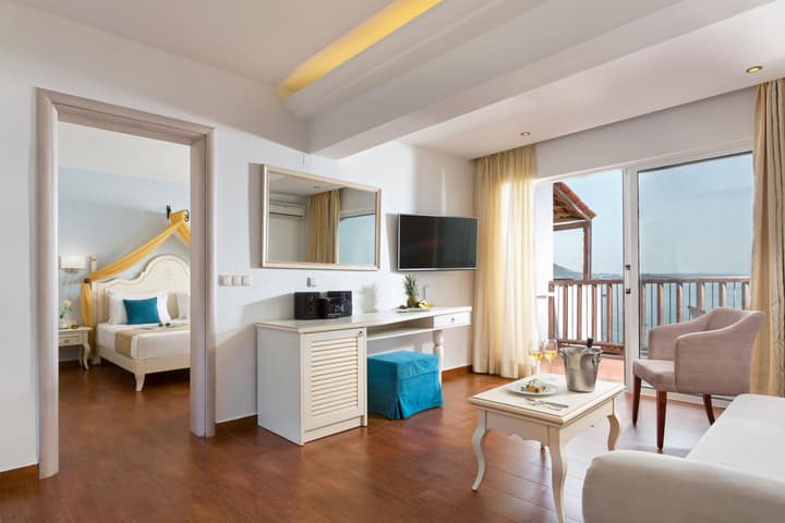 Alexander Beach Hotel & Village Resort