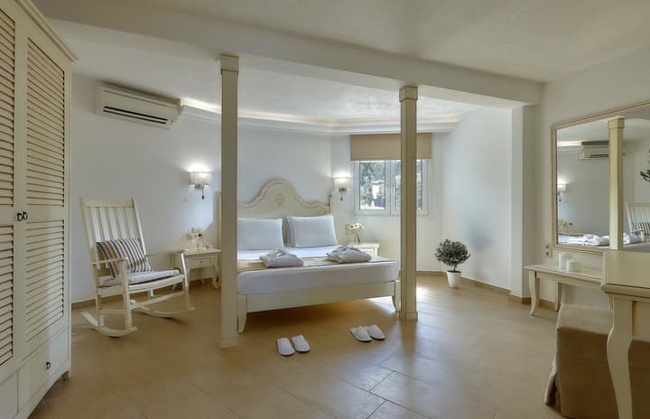 Alexander Beach Hotel & Village Resort