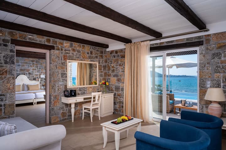 Alexander Beach Hotel & Village Resort