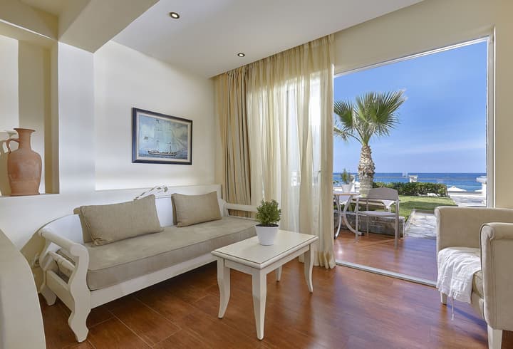Alexander Beach Hotel & Village Resort