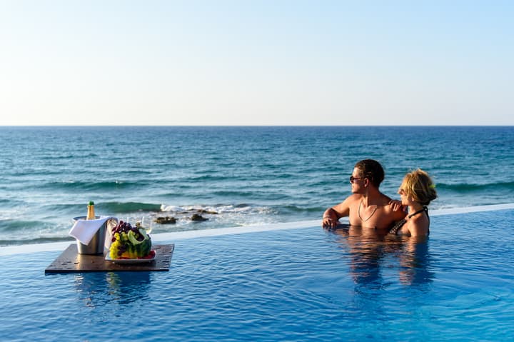 Alexander Beach Hotel & Village Resort