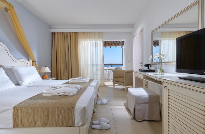 Alexander Beach Hotel & Village Resort