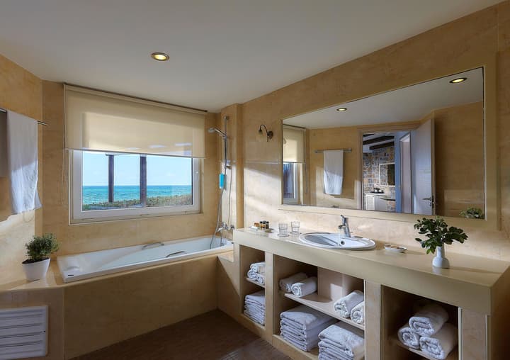 Alexander Beach Hotel & Village Resort