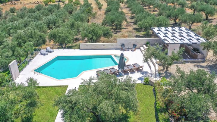 Villas Lefkothea