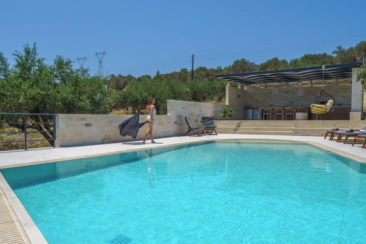 Villas Lefkothea