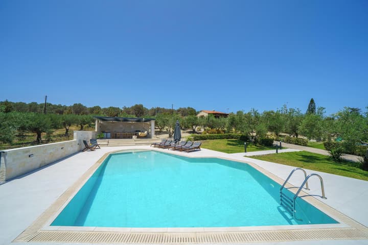 Villas Lefkothea