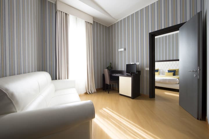 Hotel Naples