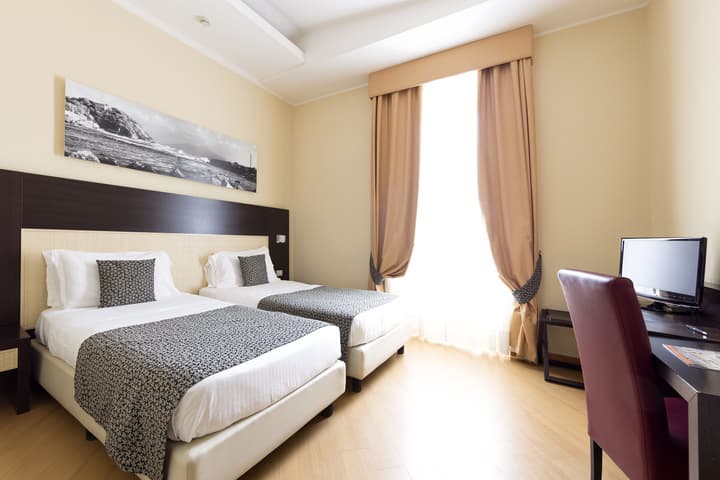 Hotel Naples